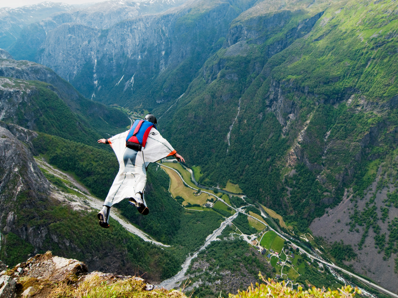 base jumping & wingsuit flying