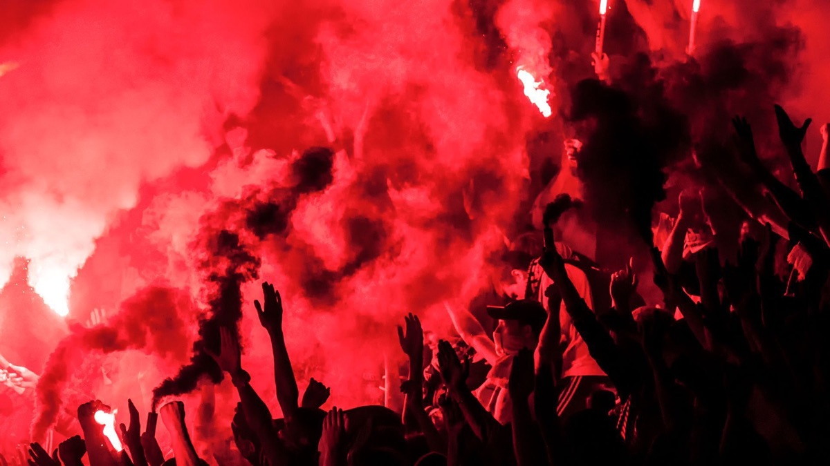 violent-fans-apple-tv