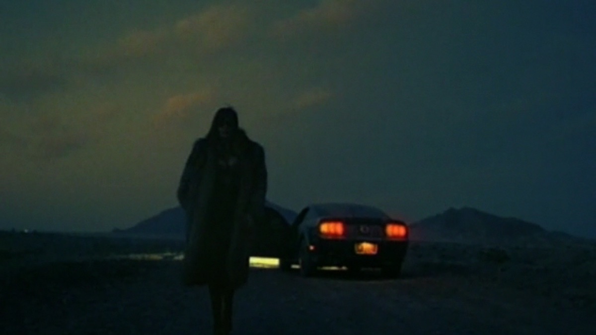 ‎Apple Music 上Kanye West的歌曲《Flashing Lights (feat. Dwele)》