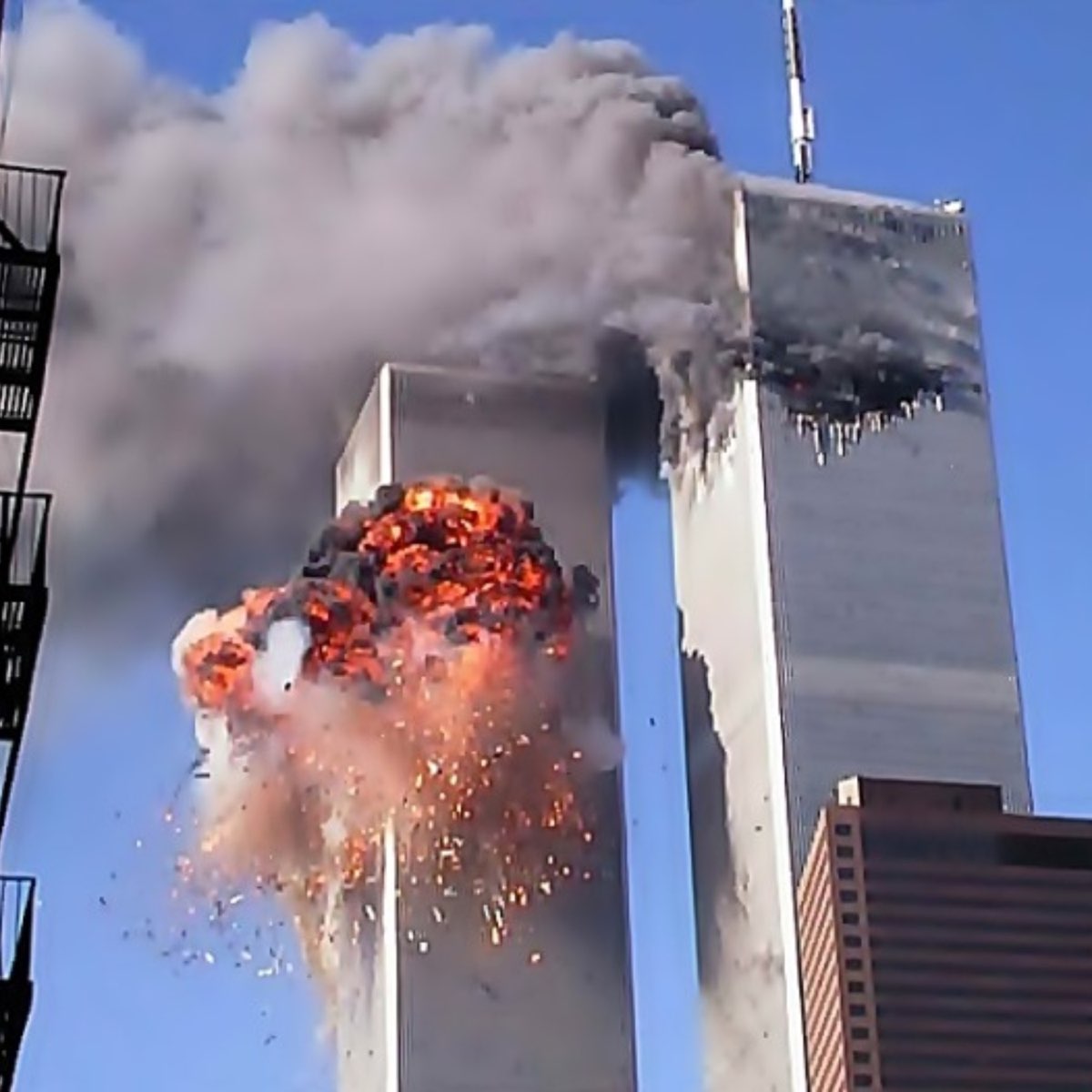 Когда был теракт башни близнецы. Взрыв башен близнецов 11 сентября 2001. Всемирный торговый центр в Нью-Йорке 11 сентября 2001.