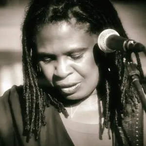 Ruthie Foster