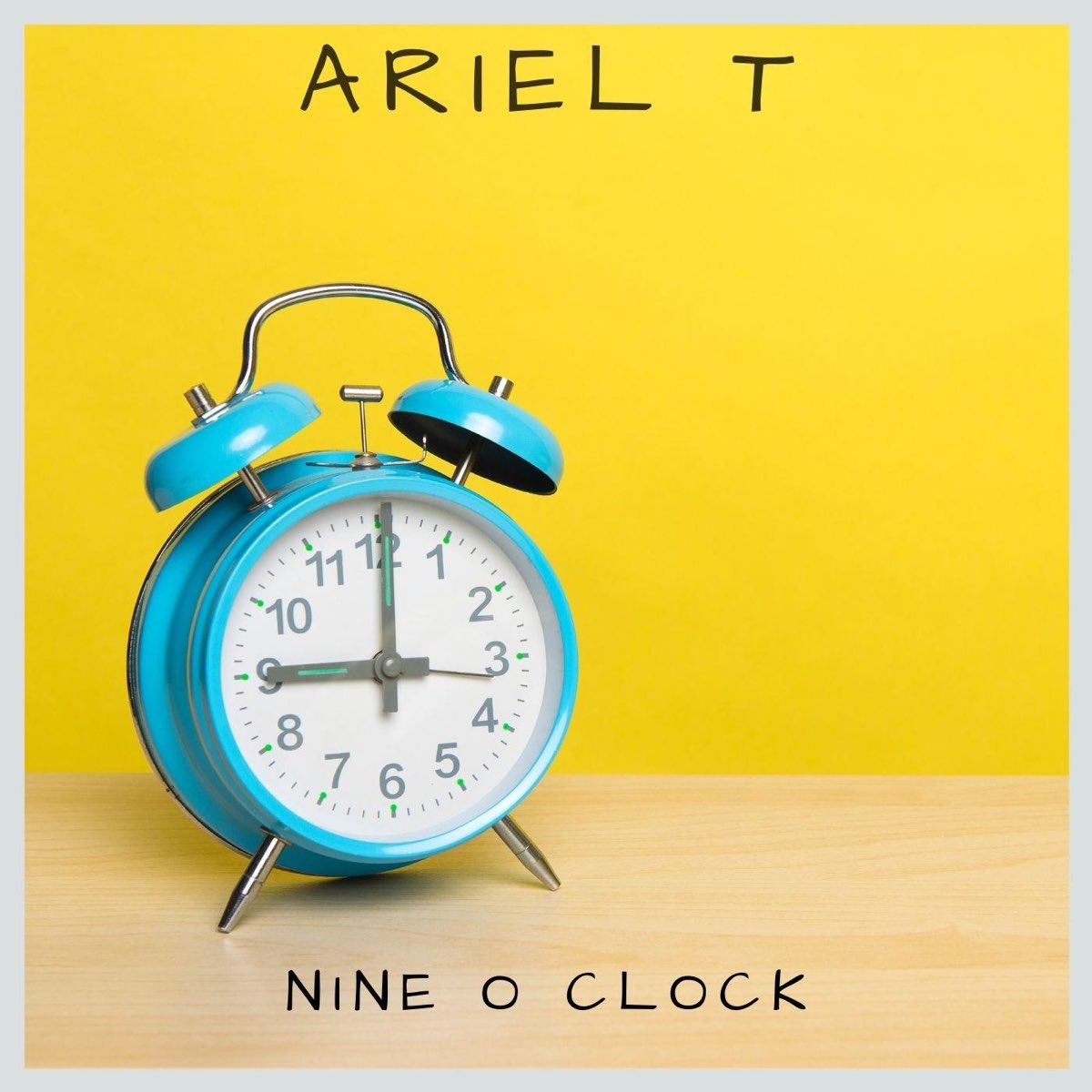 It s nine o clock. Будильник на синем фоне большой. Ariel Clock. Nine o'Clock on a Saturday.