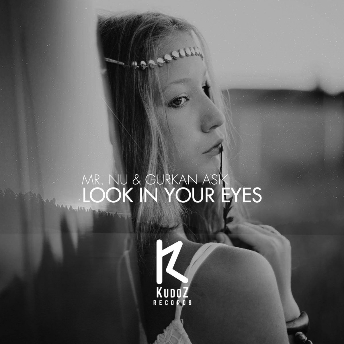 I looking your eyes. Look in your Eyes. Looking into your Eyes. In your Eyes (Andrey Kravtsov Remix) - Nico aviario. Обложка. Look at your Eyes album.