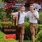 Das erste Bussal (feat. Tiroler Harfenmadln) - Zz - De zuagroasten Zillertaler lyrics