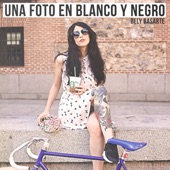 Una Foto en Blanco y Negro artwork