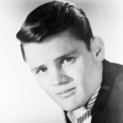 Chet Baker - Isn't It Romantic?