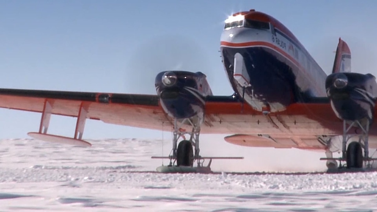 The DC-3 Story: The Plane that Changed the World | Apple TV (CA)