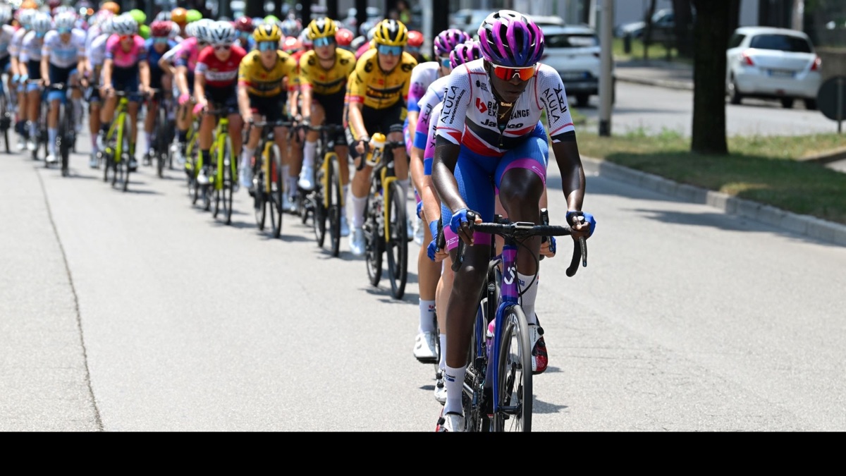 La Vuelta Femenina Stage 3 Apple TV (UK)