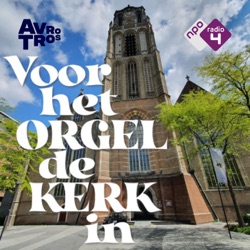 Voor het orgel de kerk in