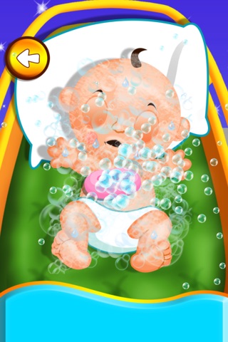 Newborn Baby Love - A free dressup, bathing, cleaning and pure mommy care game for kids screenshot 2