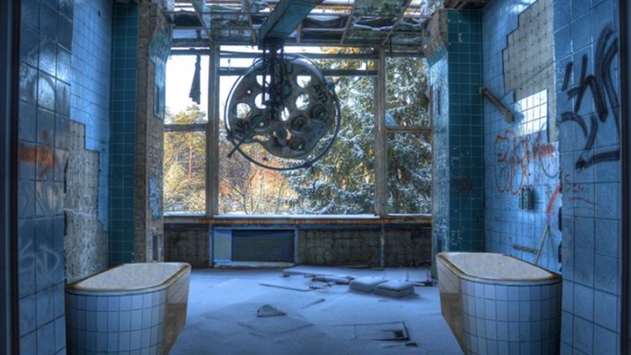 Escape Game Ruined Hospital 1