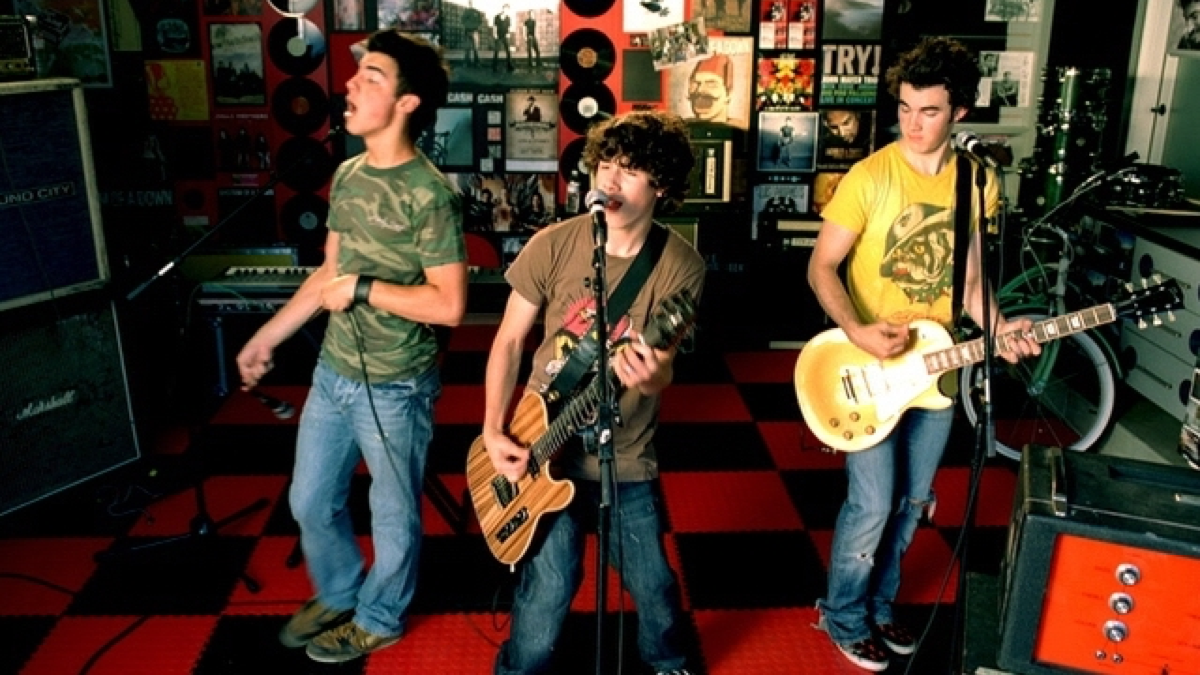 Brothers video. Jonas brothers 3000 years. Jonas brothers year 3000 clip. Jonas brothers year 3000 Chords. Братья Джонас Play my Music слушать.