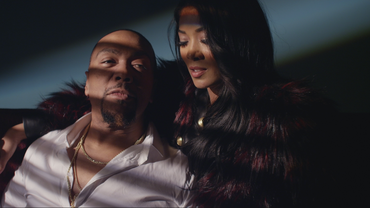 Timbaland клипы. Timbaland Mia. Mila j. Зовут певицу don't get no Веtta ft Mila j как зовут героиню клипа.