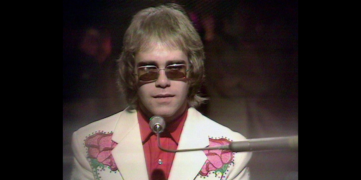 Elton john your. Элтон Джон в молодости. Элтон Джон 70-е. Elton John 1994. Elton John 1970.