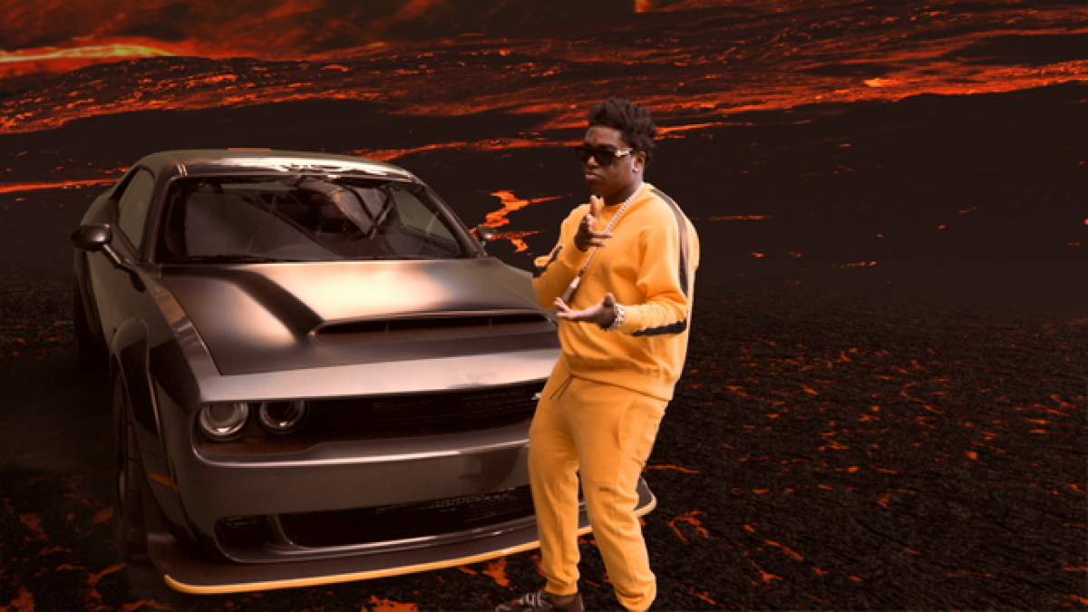 Zeze kodak black. Travis Scott Mercedes. Мерседес Трэвиса Скотта. Мерседес Трэвиса Скотта нфс. Мерседес 124 Трэвис Скотт.