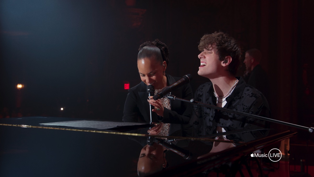 Apple Music Alicia Keys JVKE Golden Hour Like You ll Never See apple-music-alicia-keys-jvke-golden-hour-like-you-ll-never-see