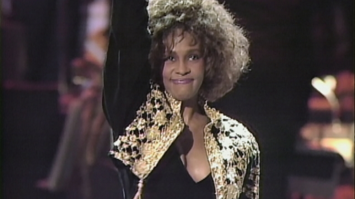 Whitney houston i wanna dance. Whitney Houston 1990. Уитни Хьюстон Карсон 1985. Уитни Хьюстон Джонни Карсон 1985. I wanna Dance with Somebody Уитни Хьюстон.