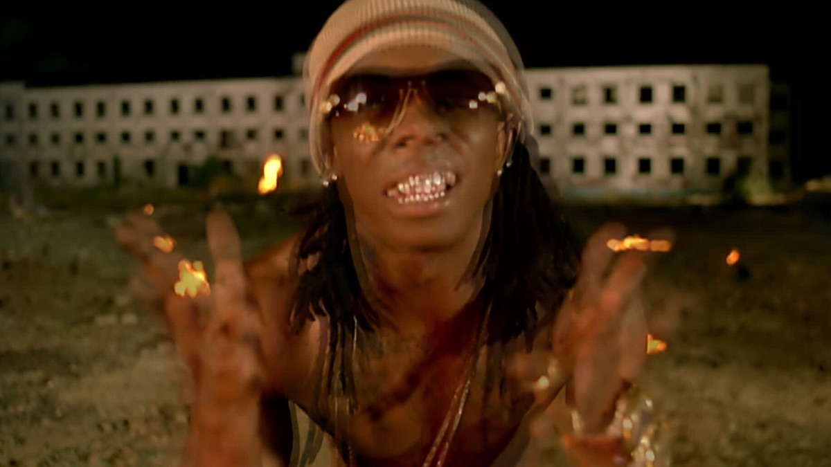 Lil wayne love me текст. Lil Wayne - Fireman. Lil Wayne клипы. Лил Уэйн в молниях.