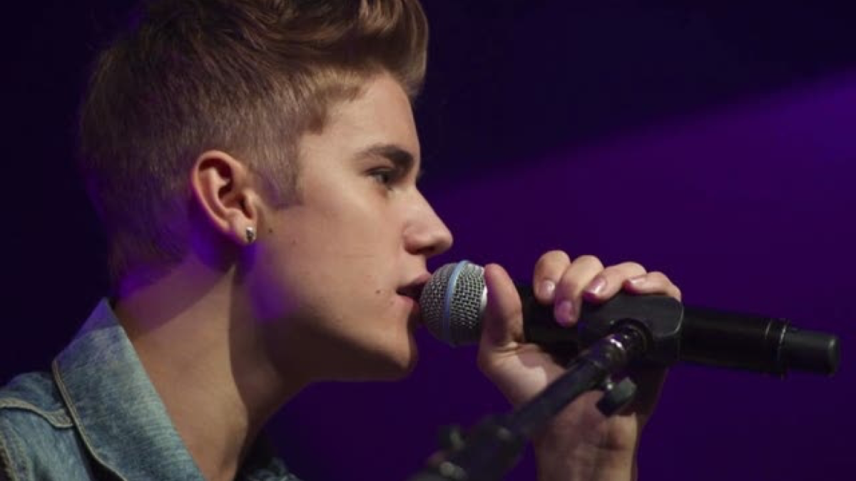Justin Bieber 的(As Long As You Love Me (Acoustic) Live) .