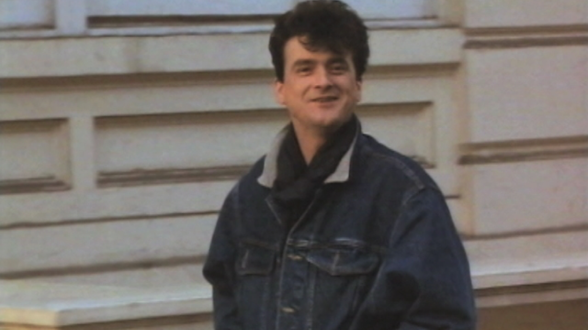 Les mckeown love. Les MCKEOWN she's a Lady. Les MCKEOWN she's a Lady 1988. Les MCKEOWN - she's a Lady пародия.