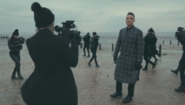 Robbie Williams Paroles Listes De Lecture Et Videos Shazam