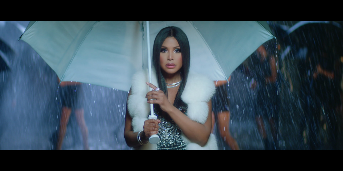 Песня i can live me. Toni Braxton. Long as i Live Toni. Toni Braxton клип.