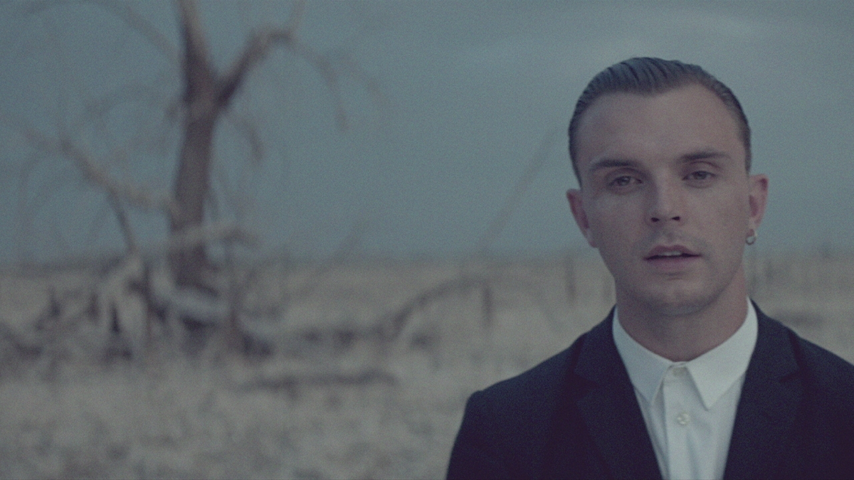 Hurts клипы. Hurts. Hurts Mercy. Hurts Somebody to die for. Hurts stay.