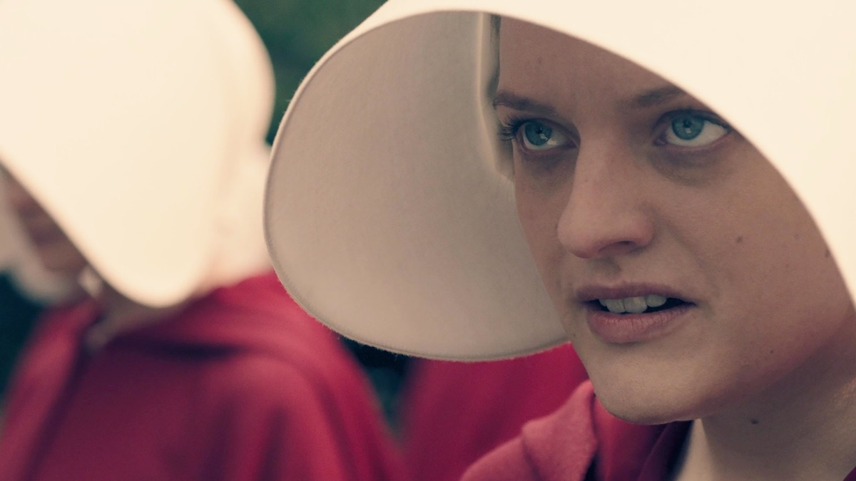 Offred The Handmaids Tale Season 1 Episode 1 Apple Tv 9342