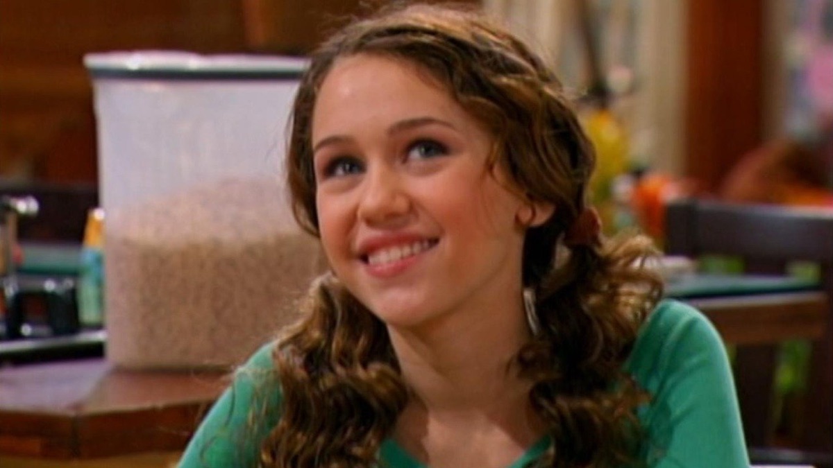 She's a Super Sneak Hannah Montana (Series 1, Episode 3) Apple TV (JO)